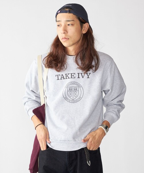 SHIPS（シップス）の「SHIPS×TAKE IVY:『TAKE NVY』カレッジ スウェット クルーネック トレーナー（スウェット・メンズ・ライトグレー/ネイビー・SMALL/MEDIUM/LARGE）」の13枚目の写真