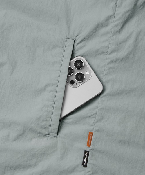 TIGHTBOOTH PRODUCTION(タイトブースプロダクション)の「GOOPiMADE x TIGHTBOOTH Tech Uniform Zip Shirt / グーピーメイド x タイトブース テック ユニフォーム ジップ シャツ(シャツ/ブラウス・メンズ・グレー/ブラック/オリーブ・1/2/3)」の8枚目の写真
