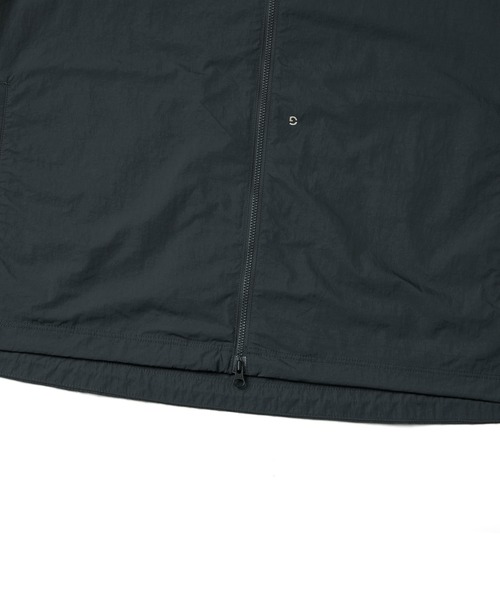 TIGHTBOOTH PRODUCTION(タイトブースプロダクション)の「GOOPiMADE x TIGHTBOOTH Tech Uniform Zip Shirt / グーピーメイド x タイトブース テック ユニフォーム ジップ シャツ(シャツ/ブラウス・メンズ・グレー/ブラック/オリーブ・1/2/3)」の15枚目の写真