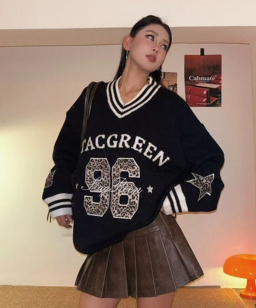 Sibra(シブラ)の「配色ライン×レオパード刺繍が映える!肩落ちBIGシルエットVネックニット(ニット/セーター・レディース・アイボリー/ブラック・M)」の5枚目の写真