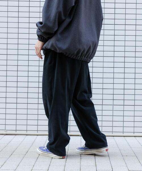 URBAN RESEARCH（アーバンリサーチ）の「Wide Dad　Dad EASY CORDUROY WIDE PANTS（その他パンツ・メンズ・ネイビー・1/2）」の8枚目の写真
