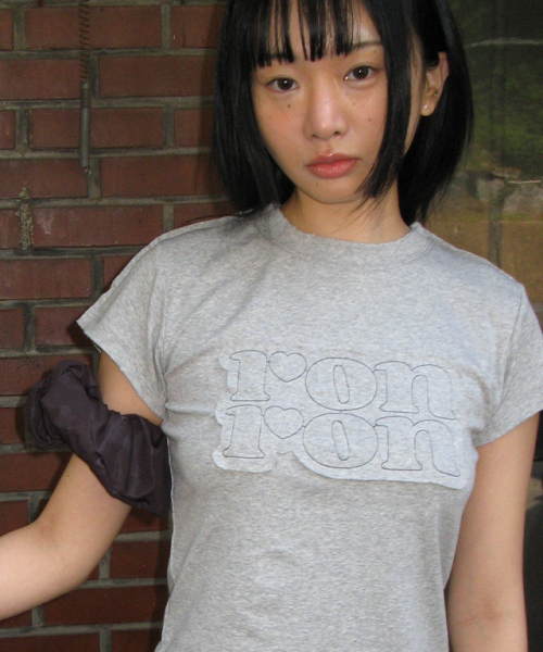 RONRON（ロンロン）の「VINTAGE APPLIQUE LOGO T SHIRT GREY（Tシャツ/カットソー・レディース・その他・FREE）」の3枚目の写真