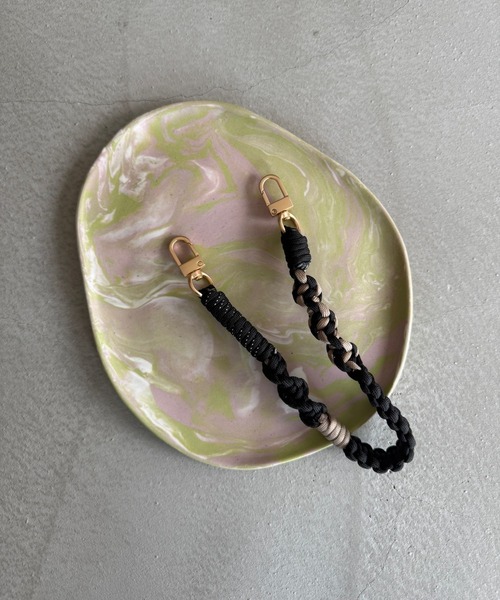 SANSeLF（サンセルフ）の「【SANSeLF】 パラコードショートストラップ メタルフック スマホアクセサリー saa25a177（スマホグッズ・レディース・ベージュ/ブラック・FREE）」の14枚目の写真