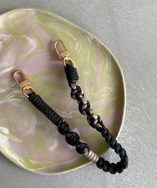 SANSeLF（サンセルフ）の「【SANSeLF】 パラコードショートストラップ メタルフック スマホアクセサリー saa25a177（スマホグッズ・レディース・ベージュ/ブラック・FREE）」の17枚目の写真