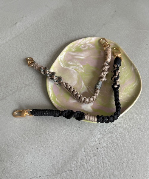 SANSeLF（サンセルフ）の「【SANSeLF】 パラコードショートストラップ メタルフック スマホアクセサリー saa25a177（スマホグッズ・レディース・ベージュ/ブラック・FREE）」の20枚目の写真