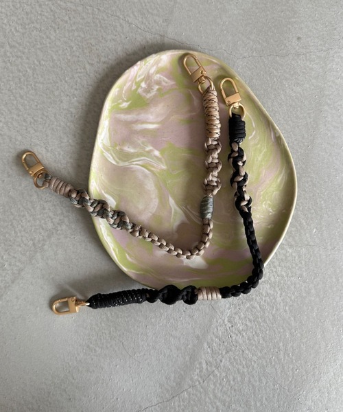 SANSeLF（サンセルフ）の「【SANSeLF】 パラコードショートストラップ メタルフック スマホアクセサリー saa25a177（スマホグッズ・レディース・ベージュ/ブラック・FREE）」の22枚目の写真