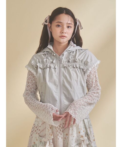 merry jenny（メリージェニー）の「frill nylon jacket（ベスト・レディース・アイボリー/チャコールグレー/ピンク・FREE）」の10枚目の写真