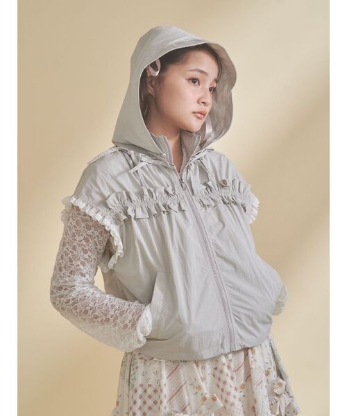 merry jenny（メリージェニー）の「frill nylon jacket（ベスト・レディース・アイボリー/チャコールグレー/ピンク・FREE）」の12枚目の写真