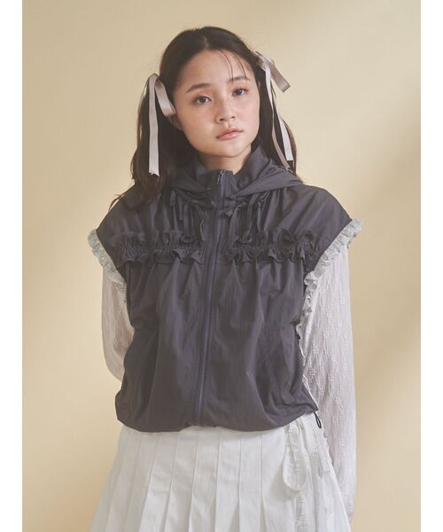 merry jenny（メリージェニー）の「frill nylon jacket（ベスト・レディース・アイボリー/チャコールグレー/ピンク・FREE）」の16枚目の写真