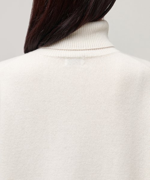 MUSINSA STANDARD WOMAN（ムシンサスタンダードウーマン）の「レディースラムウールリラックスタートルネックニット[アイボリー]（ニット/セーター・レディース・その他・SMALL/MEDIUM/LARGE/X-SMALL）」の11枚目の写真