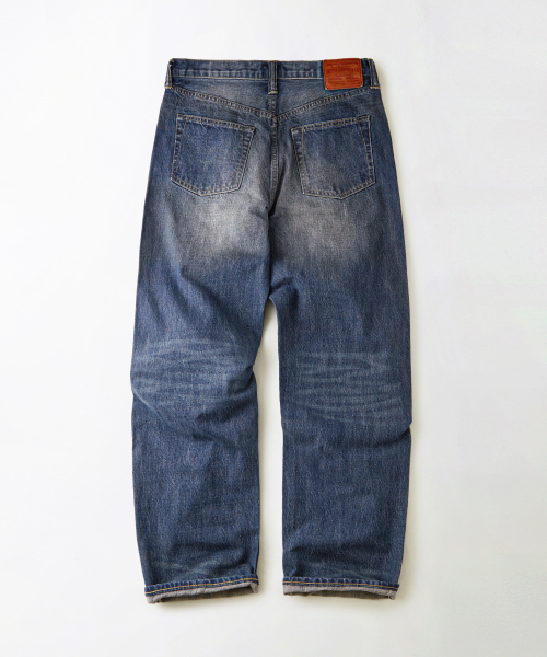 OUTSTANDING(アウトスタンディング)の「W.W. II SELVEDGE STRAIGHT PANTS_MEDIUM BLUE(デニムパンツ・メンズ・その他・SMALL/MEDIUM/LARGE)」の2枚目の写真
