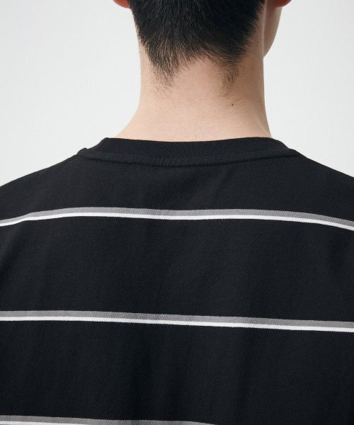 MUSINSA STANDARD（ムシンサスタンダード）の「マルチストライプリラックスドTシャツ2 [ブラック]（Tシャツ/カットソー・メンズ・その他・SMALL/MEDIUM/LARGE/X-LARGE）」の4枚目の写真