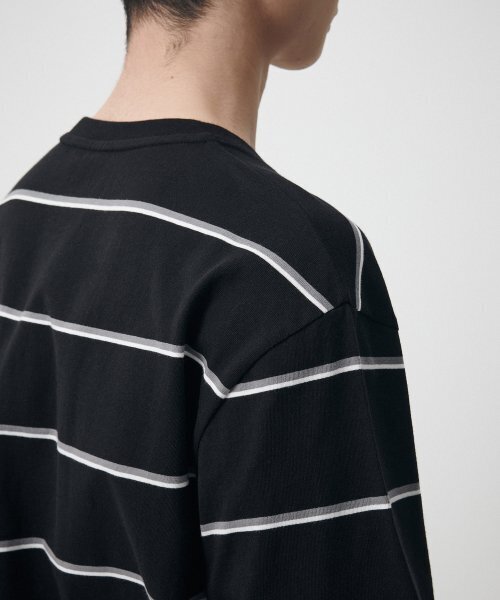 MUSINSA STANDARD（ムシンサスタンダード）の「マルチストライプリラックスドTシャツ2 [ブラック]（Tシャツ/カットソー・メンズ・その他・SMALL/MEDIUM/LARGE/X-LARGE）」の5枚目の写真