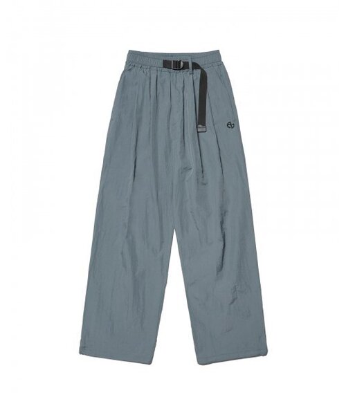 NOMANUAL(NOMANUAL)の「TWO TUCK NYLON PANTS - CHARCOAL(スウェットパンツ・レディース・その他・SMALL/MEDIUM)」の1枚目の写真