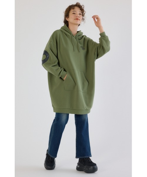 RODEO CROWNS WIDE BOWL(ロデオクラウンズワイドボウル)の「フェイクレザーパッチパーカーワンピース(ワンピース・レディース・グレー×ホワイト/カーキ/ブラック・FREE)」の13枚目の写真