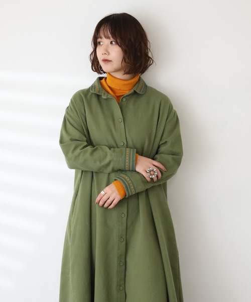 Emago(イマゴ)の「EMAGO つぶつぶ刺繍ワンピース 長袖(シャツワンピース・レディース・ブラウン/ベージュ/カーキ・FREE)」の3枚目の写真