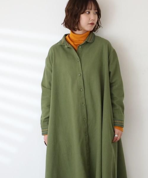 Emago(イマゴ)の「EMAGO つぶつぶ刺繍ワンピース 長袖(シャツワンピース・レディース・ブラウン/ベージュ/カーキ・FREE)」の8枚目の写真
