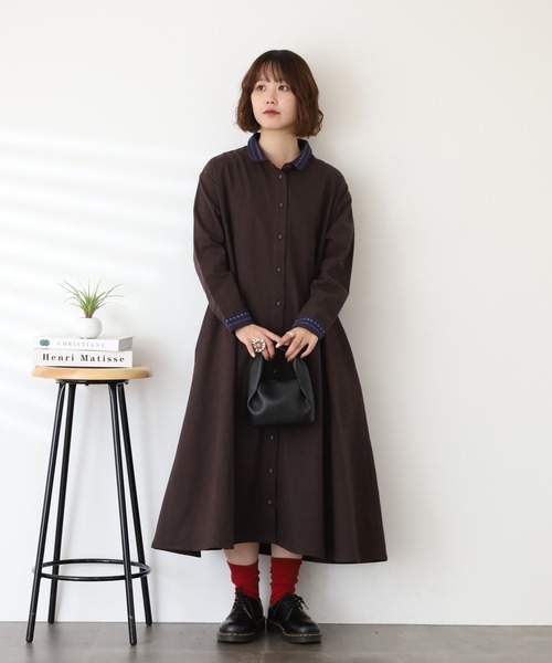 Emago(イマゴ)の「EMAGO つぶつぶ刺繍ワンピース 長袖(シャツワンピース・レディース・ブラウン/ベージュ/カーキ・FREE)」の4枚目の写真