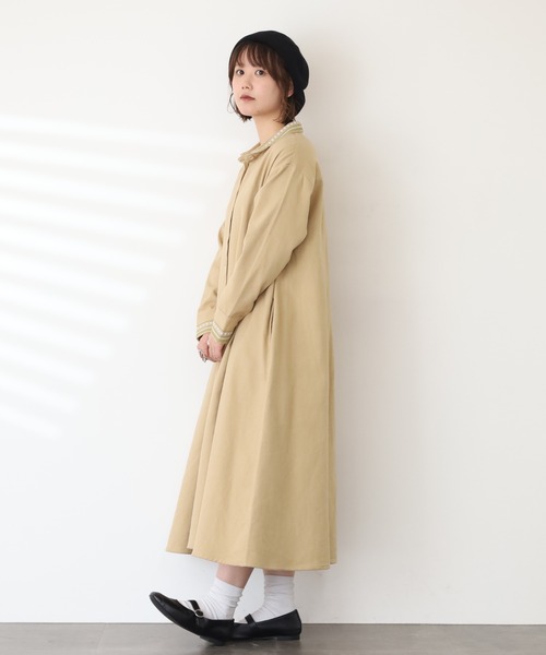 Emago(イマゴ)の「EMAGO つぶつぶ刺繍ワンピース 長袖(シャツワンピース・レディース・ブラウン/ベージュ/カーキ・FREE)」の21枚目の写真