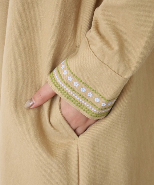 Emago(イマゴ)の「EMAGO つぶつぶ刺繍ワンピース 長袖(シャツワンピース・レディース・ブラウン/ベージュ/カーキ・FREE)」の15枚目の写真