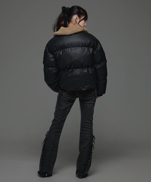 .KOM（ドットコム）の「『.KOM/ドットケーオーエム』襟ボア中綿JKT【CN】（ダウンジャケット/コート・レディース・ブラック・M）」の5枚目の写真