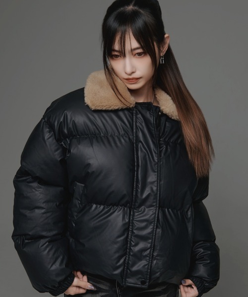 .KOM（ドットコム）の「『.KOM/ドットケーオーエム』襟ボア中綿JKT【CN】（ダウンジャケット/コート・レディース・ブラック・M）」の7枚目の写真