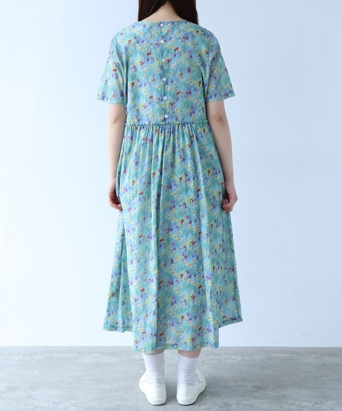 bulle de savon(ビュルデサボン)の「スイセンプリント ギャザーワンピース(ワンピース・レディース・チャコールグレー/ミント・FREE)」の16枚目の写真