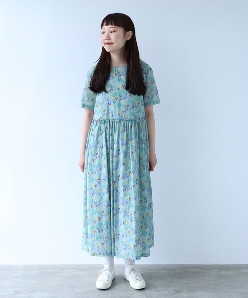 bulle de savon(ビュルデサボン)の「スイセンプリント ギャザーワンピース(ワンピース・レディース・チャコールグレー/ミント・FREE)」の6枚目の写真