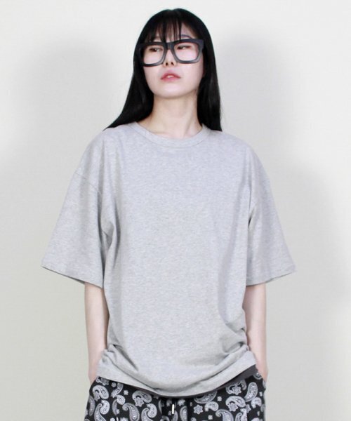 DEMARC(ドゥマーク)の「オーバーサイズ無地レイヤード半袖Tシャツグレー(Tシャツ/カットソー・レディース・その他・LARGE/MEDIUM)」の2枚目の写真