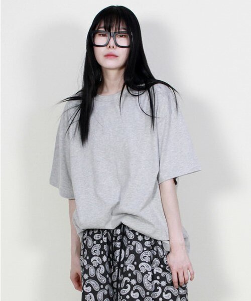 DEMARC(ドゥマーク)の「オーバーサイズ無地レイヤード半袖Tシャツグレー(Tシャツ/カットソー・レディース・その他・LARGE/MEDIUM)」の6枚目の写真