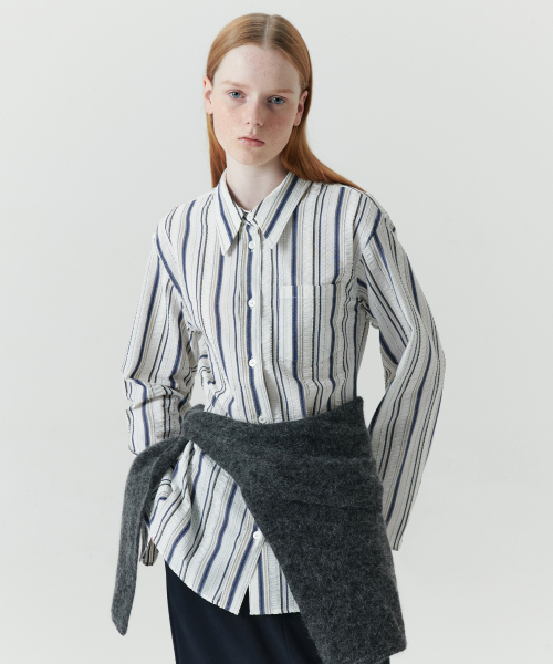 LEVAR(レバー)の「Tidy Stripe Shirt - Multi Blue(シャツ/ブラウス・レディース・ブルー・FREE)」の2枚目の写真