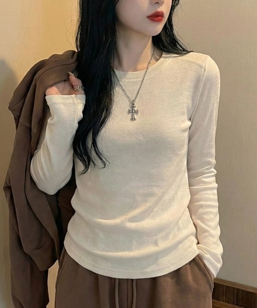 cammie(キャミー)の「シンプルタイトトップス(Tシャツ/カットソー・レディース・ダークグレー/アイボリー/ブラック・M/L)」の1枚目の写真