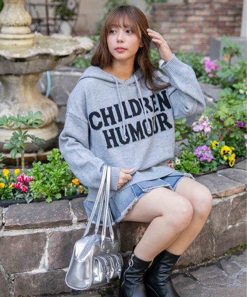 GORGE（ゴージ）の「《ロゴ×フードデザイン》ゆるニットフーディー 冬トップス◎（ニット/セーター・レディース・ブラック/オフホワイト/グレー・F）」の3枚目の写真