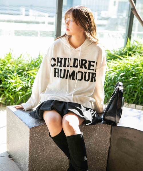 GORGE（ゴージ）の「《ロゴ×フードデザイン》ゆるニットフーディー 冬トップス◎（ニット/セーター・レディース・ブラック/オフホワイト/グレー・F）」の2枚目の写真
