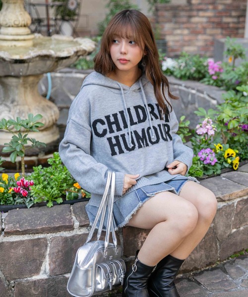 GORGE（ゴージ）の「《ロゴ×フードデザイン》ゆるニットフーディー 冬トップス◎（ニット/セーター・レディース・ブラック/オフホワイト/グレー・F）」の5枚目の写真