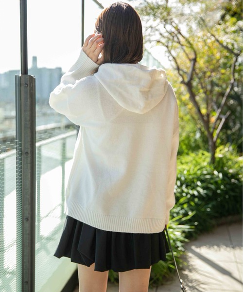 GORGE（ゴージ）の「《ロゴ×フードデザイン》ゆるニットフーディー 冬トップス◎（ニット/セーター・レディース・ブラック/オフホワイト/グレー・F）」の12枚目の写真