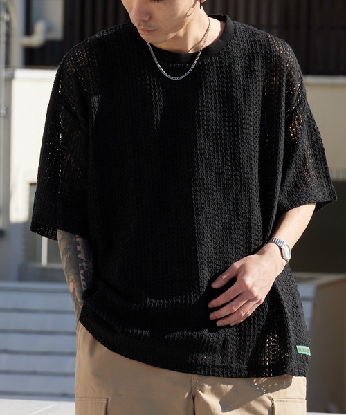 PLEASURES（プレジャー）の「PLEASURES/プレジャーズ 透かし編み クルーネックメッシュトップス 2026年春夏（Tシャツ/カットソー・メンズ・ブラック・XL）」の13枚目の写真