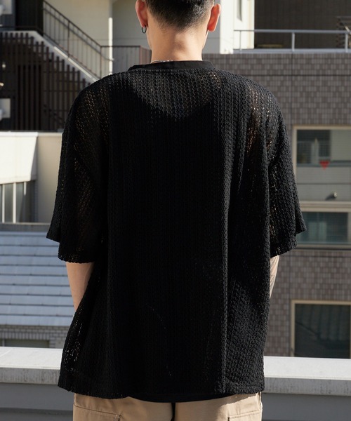 PLEASURES（プレジャー）の「PLEASURES/プレジャーズ 透かし編み クルーネックメッシュトップス 2026年春夏（Tシャツ/カットソー・メンズ・ブラック・XL）」の6枚目の写真