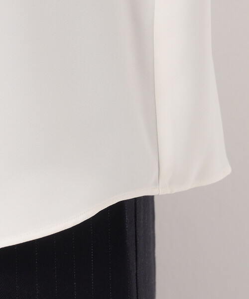 COMME CA（コムサ）の「プルエラバックサテン シャツ（シャツ/ブラウス・レディース・ブラック/オフホワイト・11号/9号）」の16枚目の写真
