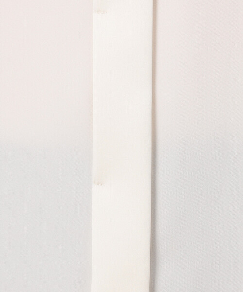 COMME CA（コムサ）の「プルエラバックサテン シャツ（シャツ/ブラウス・レディース・ブラック/オフホワイト・11号/9号）」の8枚目の写真