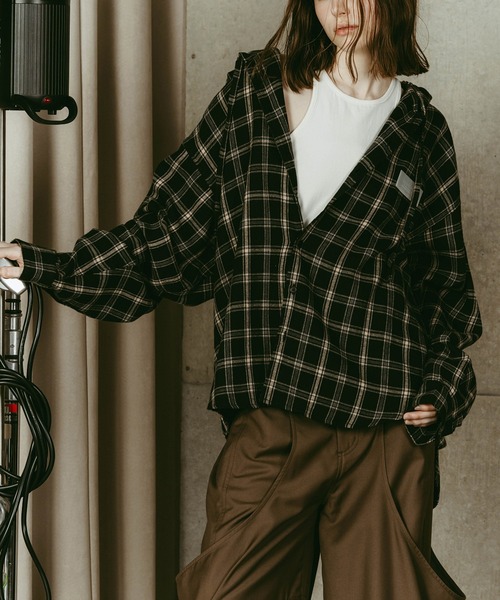 Knuth Marf（クヌースマーフ）の「【Knuth Marf】hooded over shirts（シャツ/ブラウス・レディース・ブラック系1・FREE）」の4枚目の写真