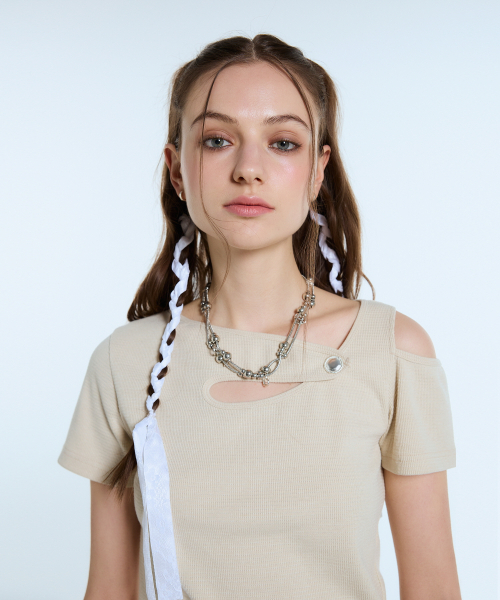 LARTIGENT（ラーティゼン）の「L11 ONE SHOULDER TOP(BEIGE)（Tシャツ/カットソー・レディース・その他・FREE）」の2枚目の写真