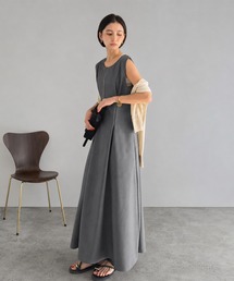 Classical Evon（クラシカルエヴォン）の「【Classical Evon】瞬間、縦ライン完成。どんなシーンにも使える、私の一張羅。ウエストタックノースリワンピース（ワンピース）」