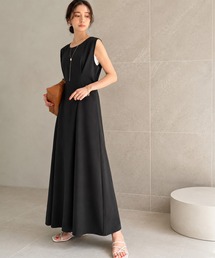 Classical Evon（クラシカルエヴォン）の「【Classical Evon】瞬間、縦ライン完成。どんなシーンにも使える、私の一張羅。ウエストタックノースリワンピース（ワンピース）」