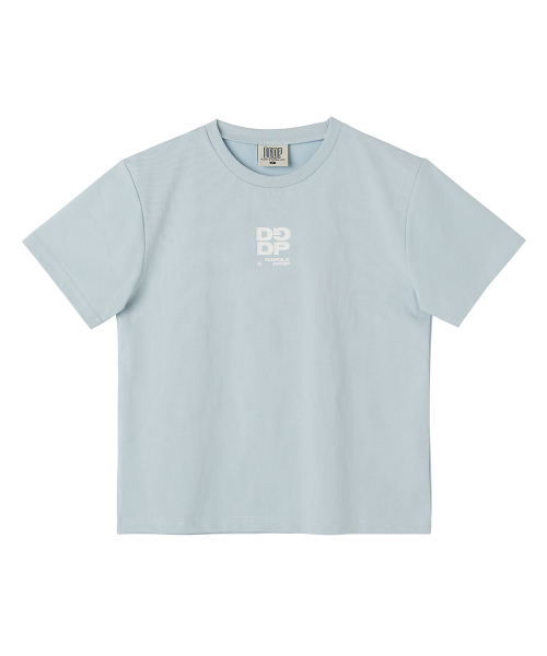 DANGLEDROP(ダングルドロップ)の「DGDPスクエアセミクロップ半袖Tシャツスカイブルー(Tシャツ/カットソー・レディース・その他・FREE)」の1枚目の写真