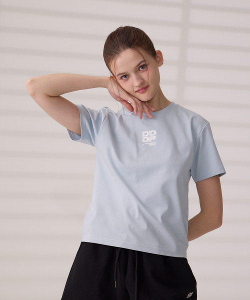 DANGLEDROP(ダングルドロップ)の「DGDPスクエアセミクロップ半袖Tシャツスカイブルー(Tシャツ/カットソー・レディース・その他・FREE)」の13枚目の写真