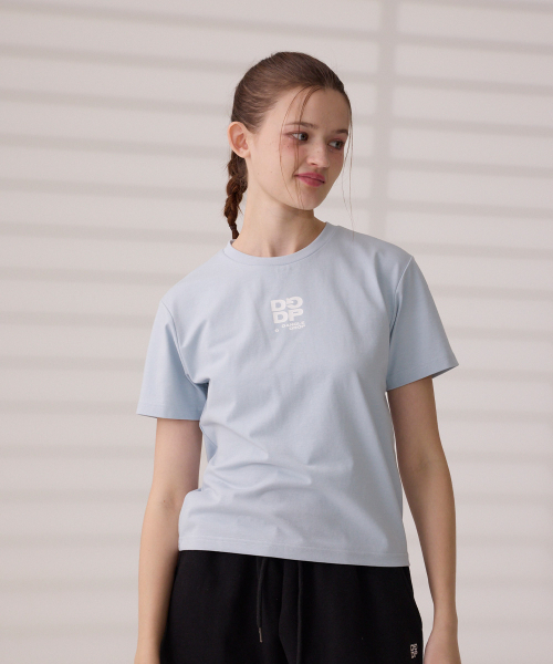 DANGLEDROP(ダングルドロップ)の「DGDPスクエアセミクロップ半袖Tシャツスカイブルー(Tシャツ/カットソー・レディース・その他・FREE)」の15枚目の写真
