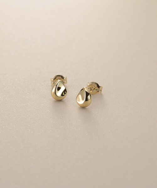 K10【サステナブル】ペアシェイプ スタッドピアス（ピアス（両耳用 