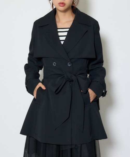 rienda（リエンダ）の「フラップフレアトレンチコート 春服（トレンチコート・レディース・ブラック/ホワイト/ベージュ・MEDIUM/SMALL）」の3枚目の写真