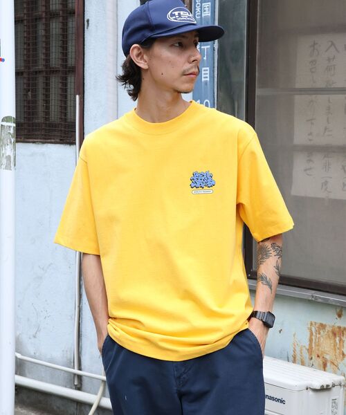 BEN DAVIS(ベンデイビス)の「【BEN DAVIS(ベンデイビス)】OVERLAP TEE NV / Tシャツ クルーネック オーバーサイズ ヘビーウェイト プリント ワンポイント 半袖(Tシャツ/カットソー・メンズ・ブラック/ホワイト/イエロー/ブルーグレー・LARGE/MEDIUM/X-LARGE)」の8枚目の写真